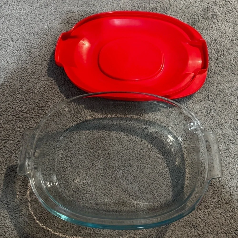 Pyrex Ware 2.5qt/2.35 L Rectangular Style Casserole Dish Red Lid Made In USA